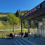 Skilandhouse